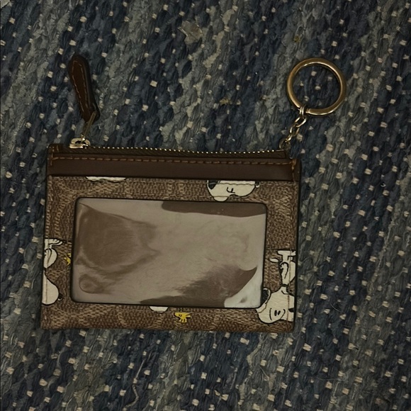 Coach X Peanuts Mini Skinny Id Case In Signature Canvas With Snoopy - Picture 1 of 2